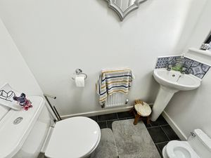 Guest wc- click for photo gallery